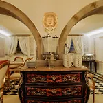 Отель Boutique Teatro Ангра-ду-Эроижму