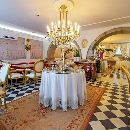 Hotel Boutique Teatro 4*