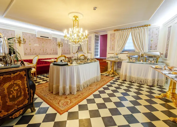 מלון Boutique Teatro 4*